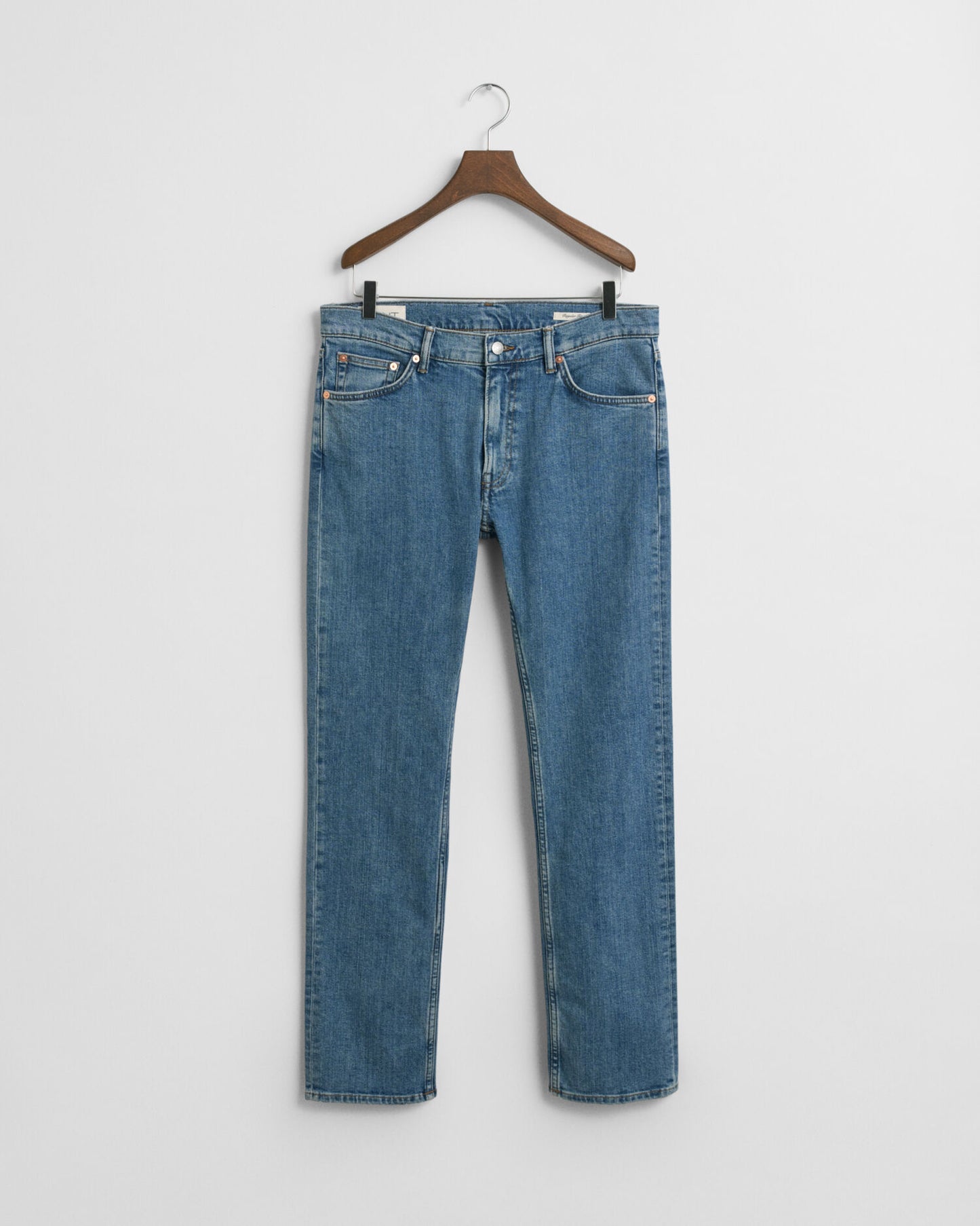 Regular Fit Clean Wash Jeans