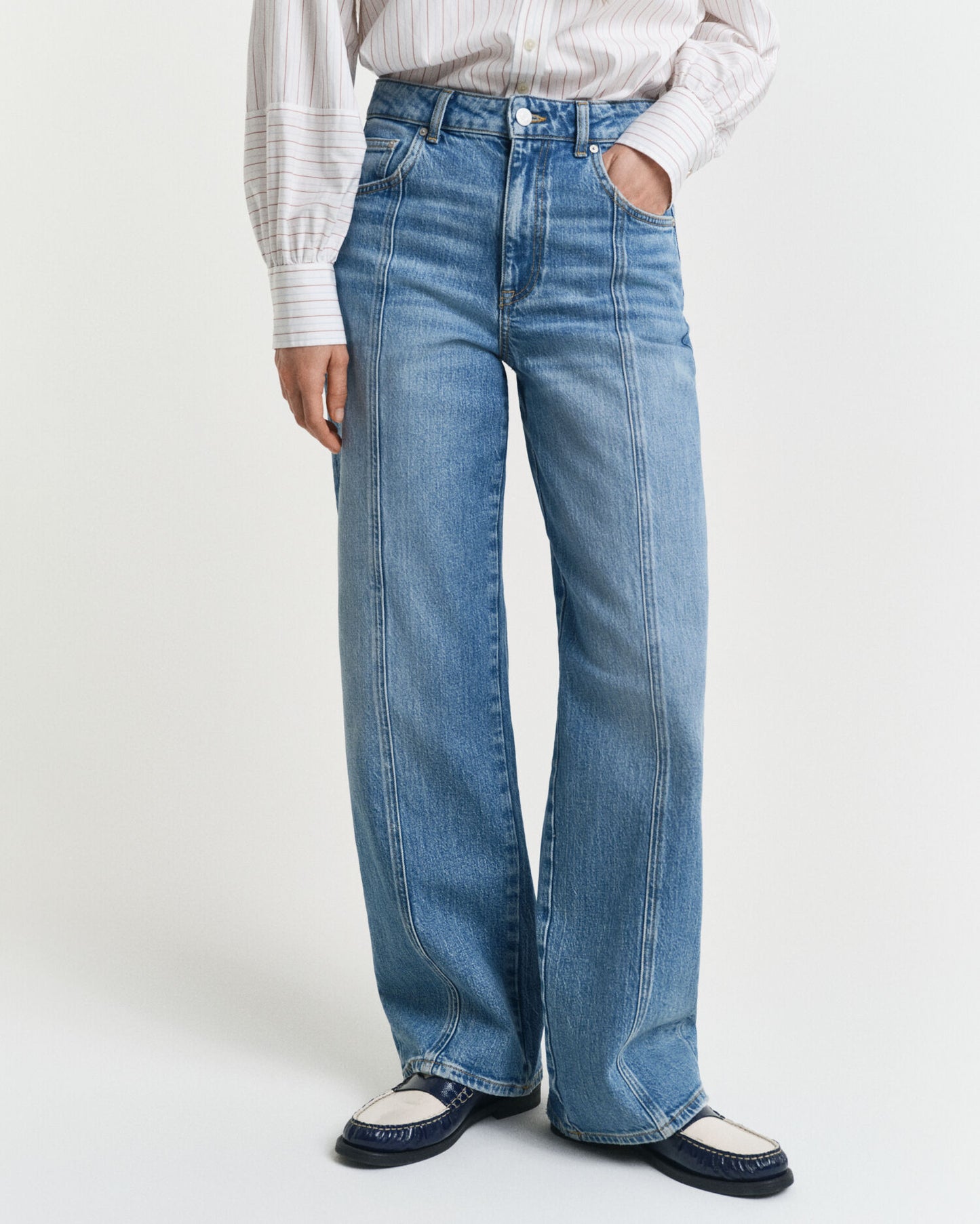 Relaxed Fit Straight Seam Jeans