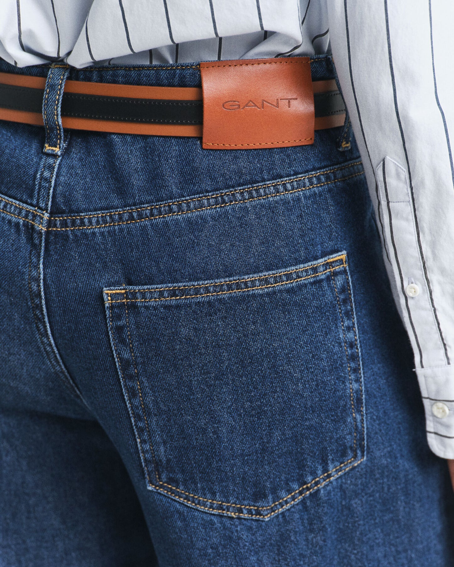 Low-Rise Wide Leg Jeans